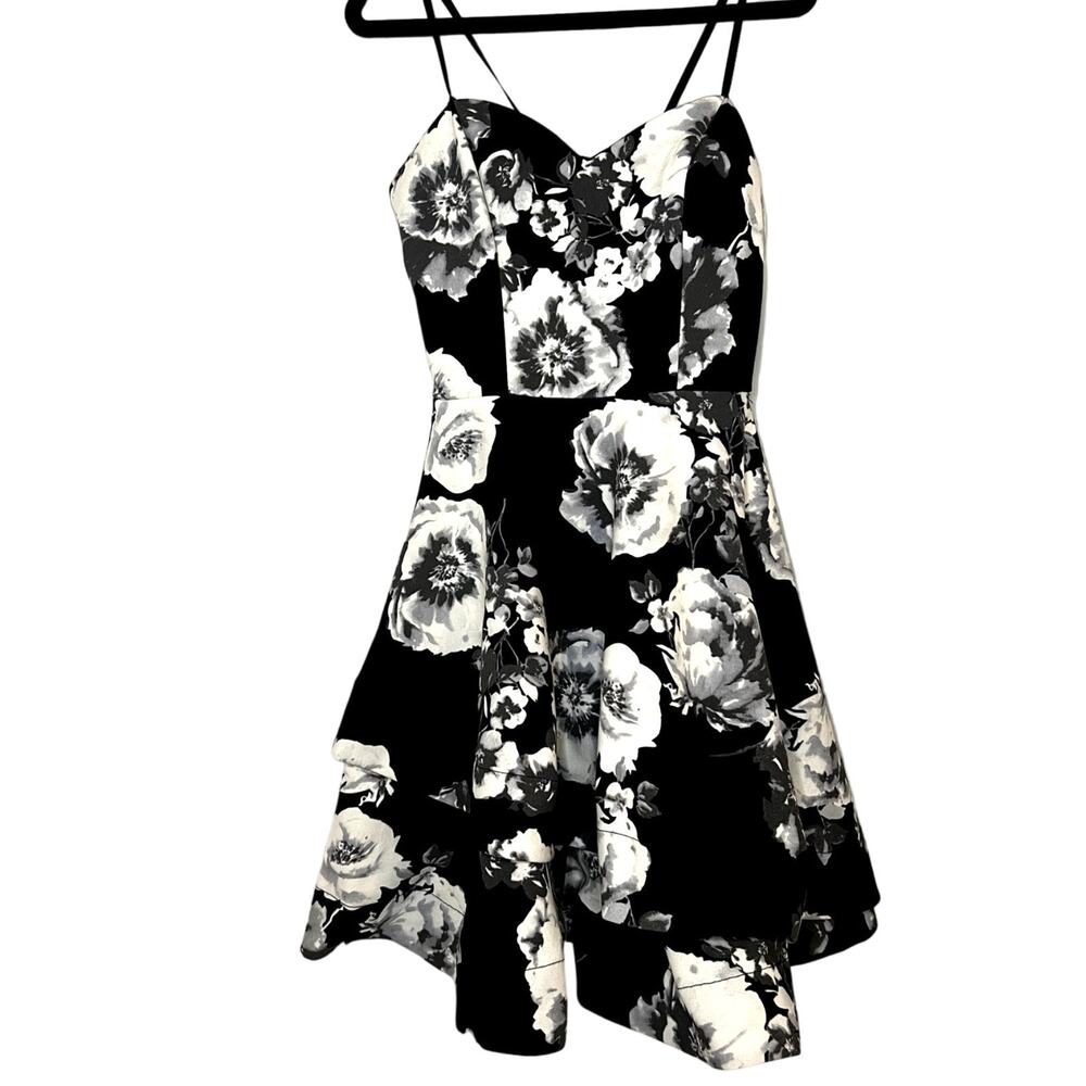 B. Darlin Black/White Floral strapless semi-formal Dress Size 1-2 Women EUC